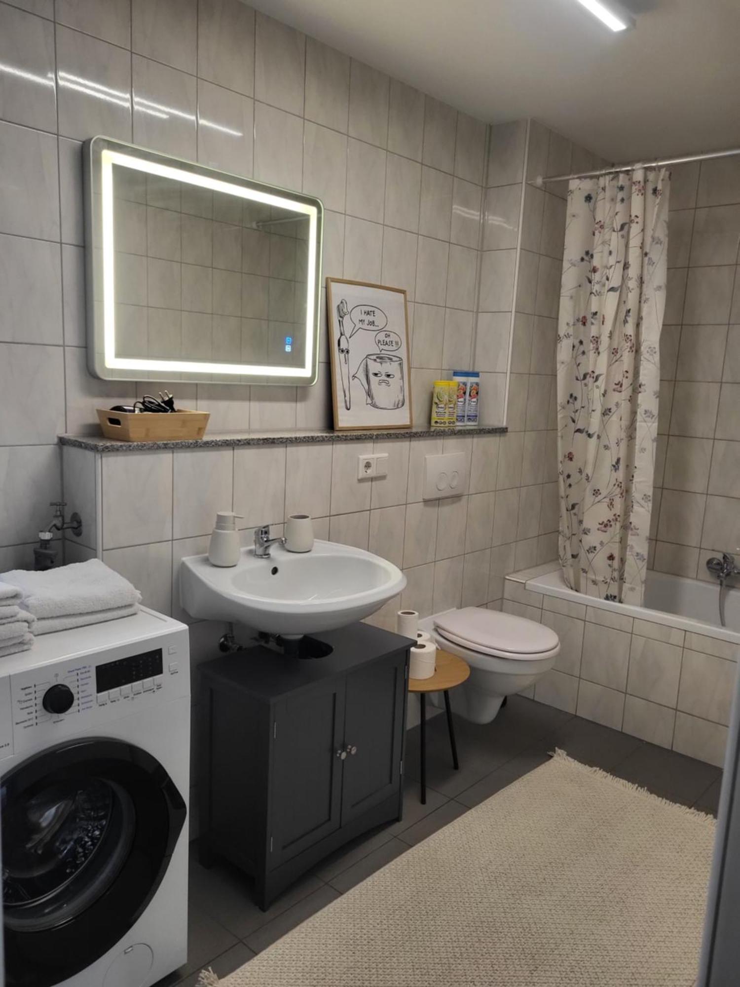 Beautiful Cozy Close To Lakes And Nature Parks Apartment *